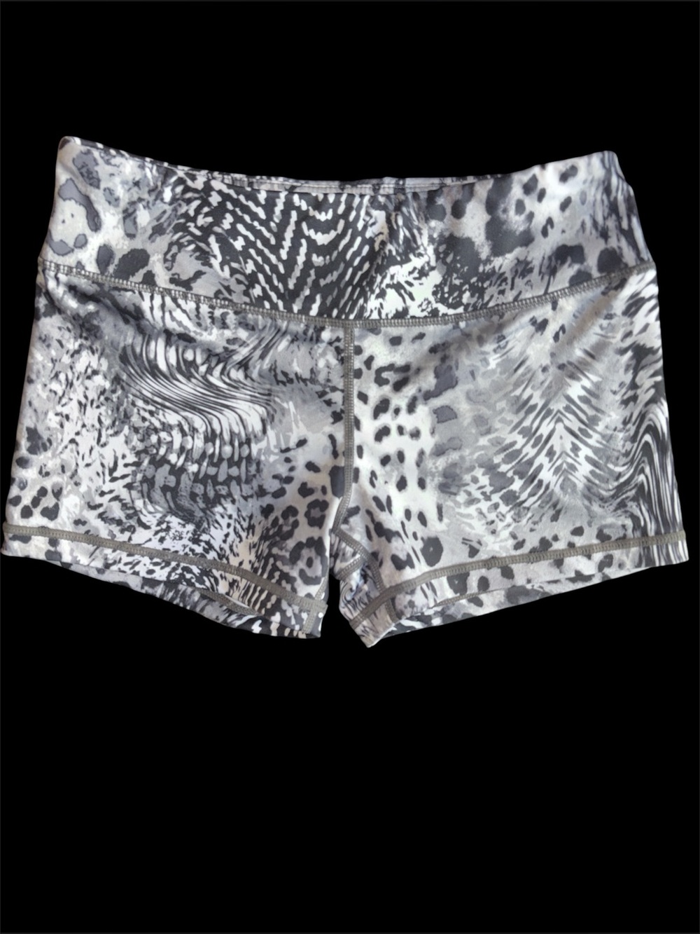 IAB mfg Women's Gray Animal Print Performance Shorts small